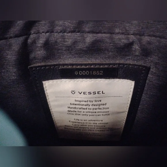 Vessel Signiture Boston Duffle Bag - Picture 5 of 5